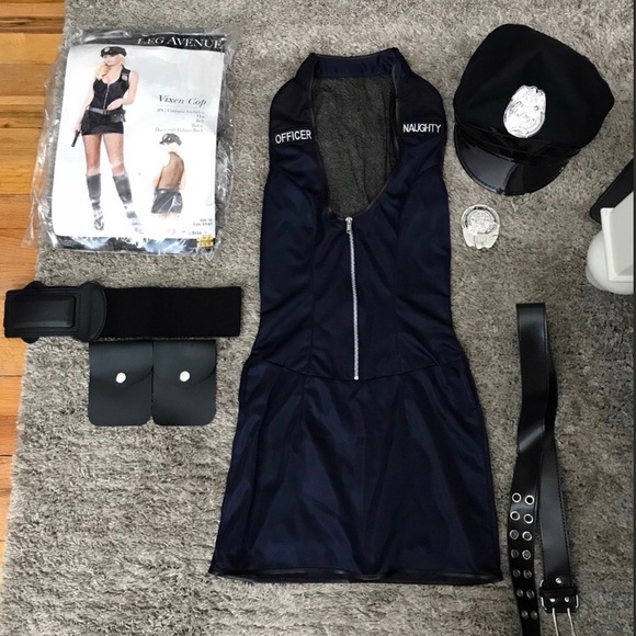 Police officer costume. - Picture 1 of 4